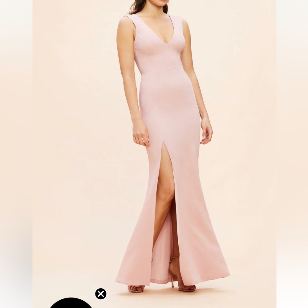 Sandra Gown
DRESS THE POPULATION